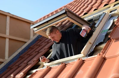 Pose de fenêtres de toit Velux à Logron